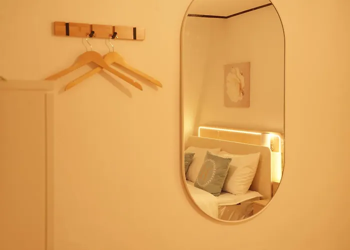 Wangsimni Station 3 Min Walk Line 2 Near Seongsu Hanyang Univ 3br Sleeps 8 Seoel