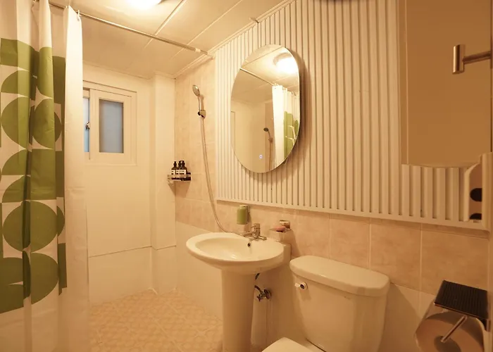 Wangsimni Station 3 Min Walk Line 2 Near Seongsu Hanyang Univ 3br Sleeps 8 Seoel