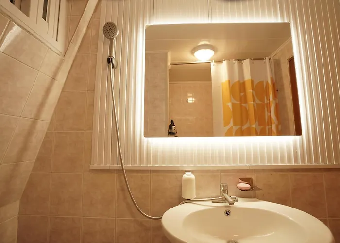 Appartement Wangsimni Station 3 Min Walk Line 2 Near Seongsu Hanyang Univ 3br Sleeps 8 Seoel
