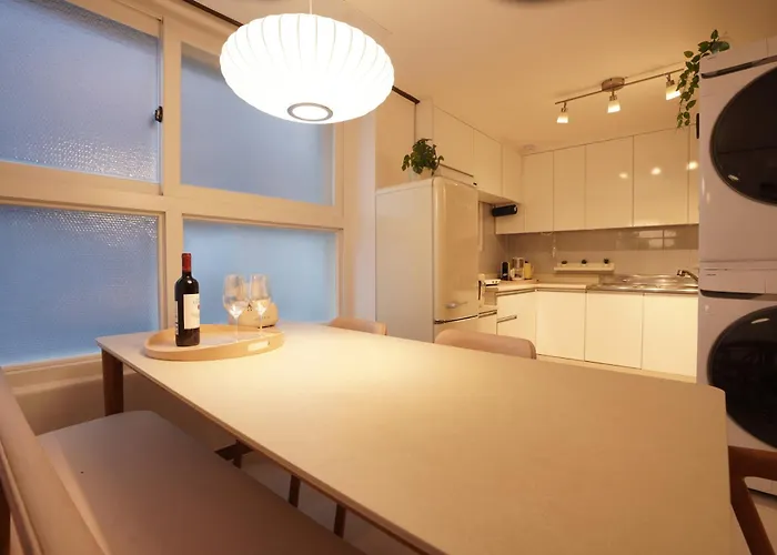 Wangsimni Station 3 Min Walk Line 2 Near Seongsu Hanyang Univ 3br Sleeps 8 *