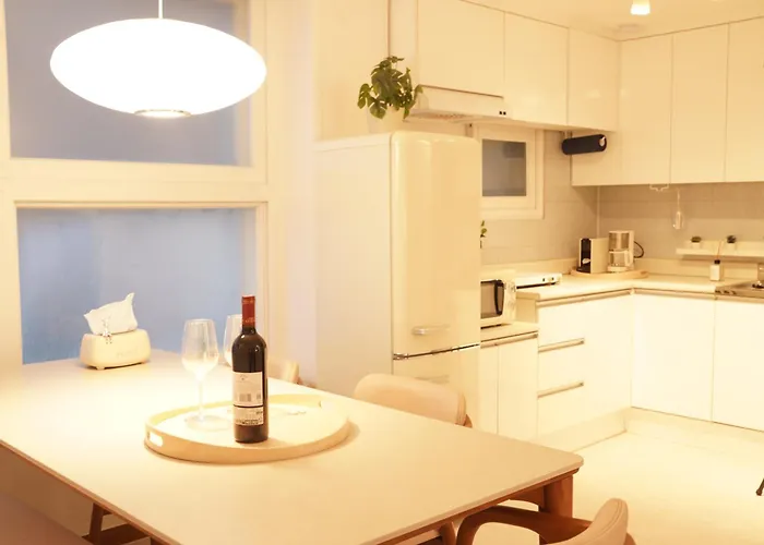 Wangsimni Station 3 Min Walk Line 2 Near Seongsu Hanyang Univ 3br Sleeps 8 Appartement Seoel